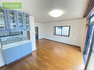 【居間・リビング】 | 平日・土日も見学できます　再生住宅　リフォーム〇　駐車並列2台　咲が丘