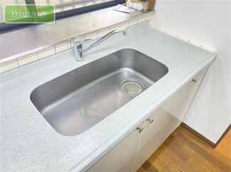 【キッチン】 | 平日・土日も見学できます　再生住宅　リフォーム〇　駐車並列2台　咲が丘