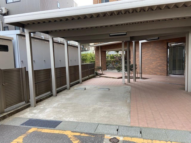 タワーグランデCHAの駐車場|一時停車用の共用駐車場スペース