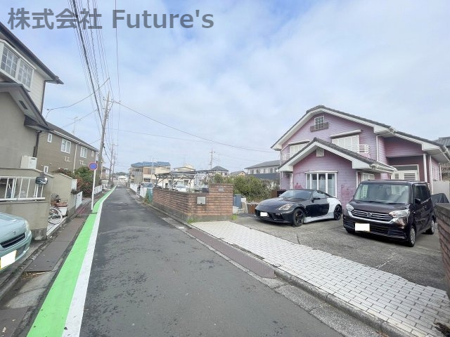 三郷市前間　建築条件無し　売地の前面道路含む現地写真|前面道路含む現地写真です。