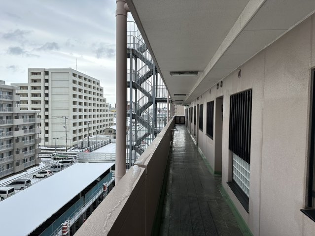 ライオンズプラザ榴ヶ岡のその他共用部分|住戸階廊下