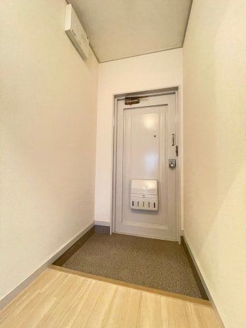 原田マンションの玄関