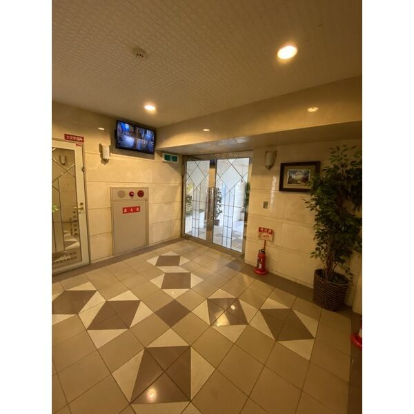 ジオ・グランデ・高井田のロビー