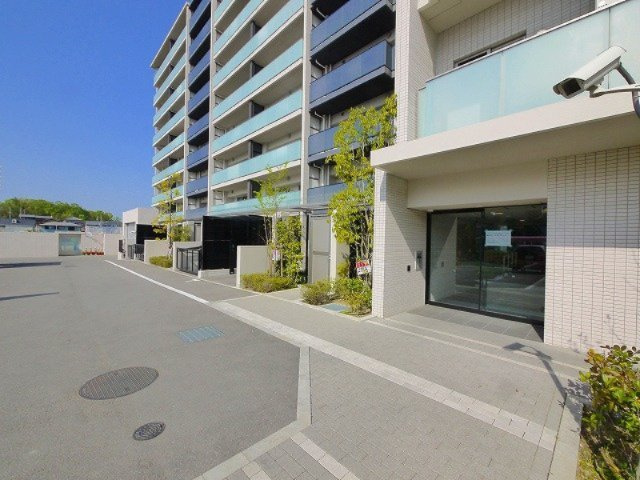 ローレルスクエア高の原プレミストの駐車場|カースペースがあります