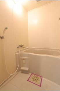 【浴室】 | ウイングコート南片江 | 別号室の写真になります。現況優先。