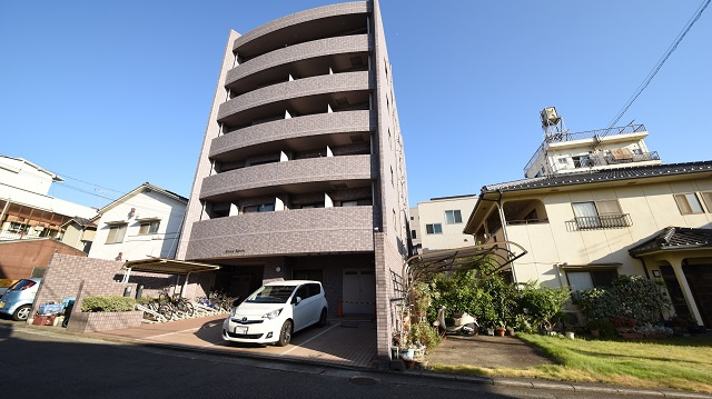 ライジングスクエアの外観