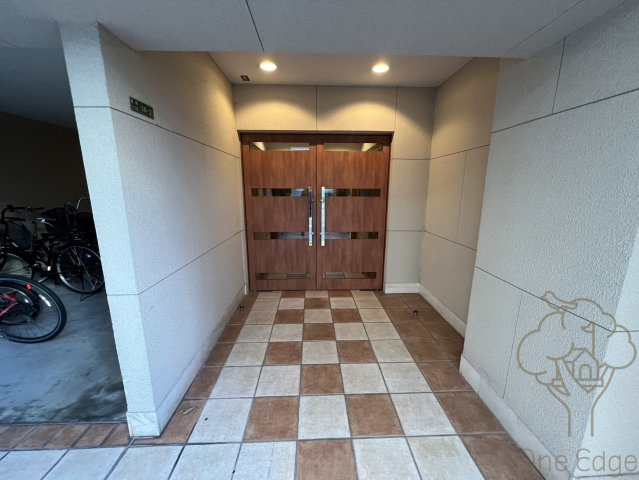 ダイドーメゾン梅田のエントランス