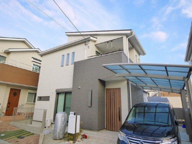 西松ケ丘２丁目戸建の駐車場|車をお持ちの方に嬉しい駐車場付きの物件です