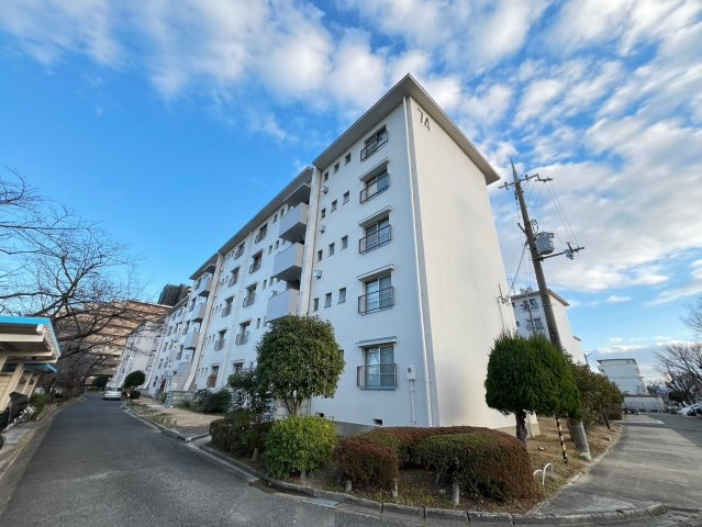 中宮第4住宅74棟の外観
