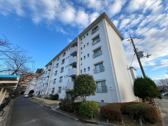 中宮第4住宅74棟の外観