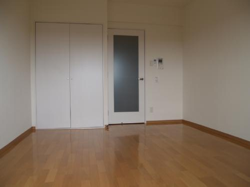 【寝室】コージーコートこもれび館