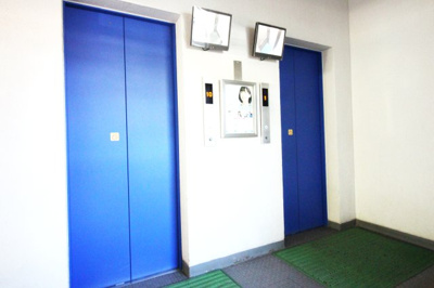 【その他共用部分】 | ファミール伏見B棟 | エレベーターで、11階まで重たい荷物もラクラクに運べます♪