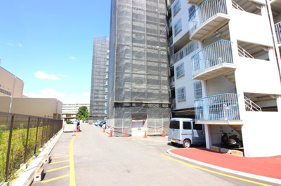 【外観】 | ファミール伏見B棟 | ローンの事やお家探しのご相談は（株）ゆいホームにお任せ下さい。ちょっとした疑問にも解りやすくお応えします。お気軽にどうぞ(^^)/