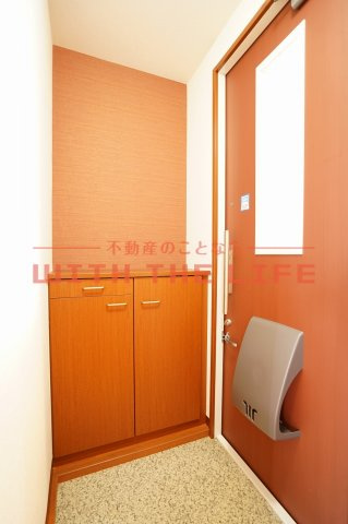 ソフィア小森野B棟【10,000円キャッシュバック対象物件】の玄関|落ち着いた玄関です