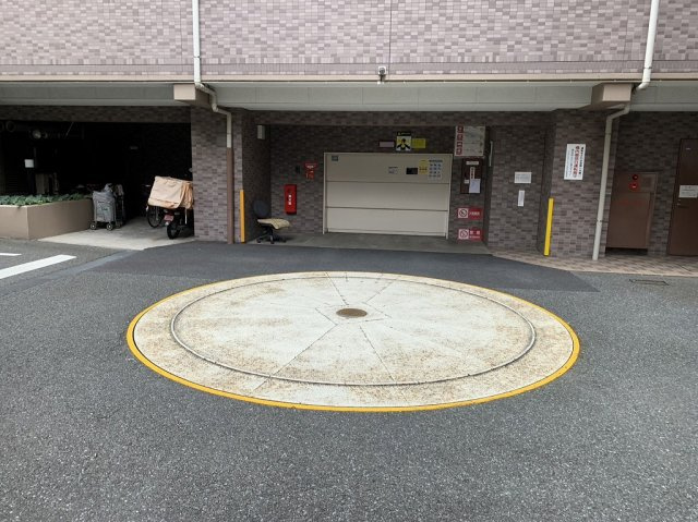 ライオンズマンション文京白山の駐車場