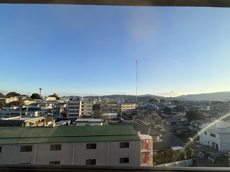 【展望】 | 前面はさえぎる高層ビルもなく、美しい青空の眺望が広がります