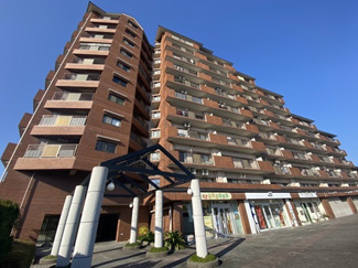 【外観】 | 小・中学校が近いので子育て中のご家庭におススメの物件です！ 徒歩圏内に生活利便施設が充実しているので、長く快適に暮らせます