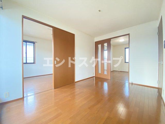 シーダーハウスIIの居間・リビング|高崎、前橋、伊勢崎エリアのお部屋探しはエンドスケープまで！お客様の理想お聞かせ下さい♪