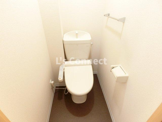 【トイレ】 | フラット | 温水洗浄便座付きのトイレ。