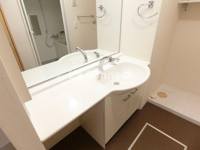 【洗面所】 | フラット | 洗面台もゆとりのスペースです。