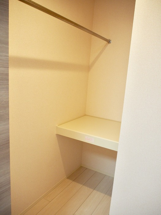 Elvitaの収納|ウォークインクローゼット