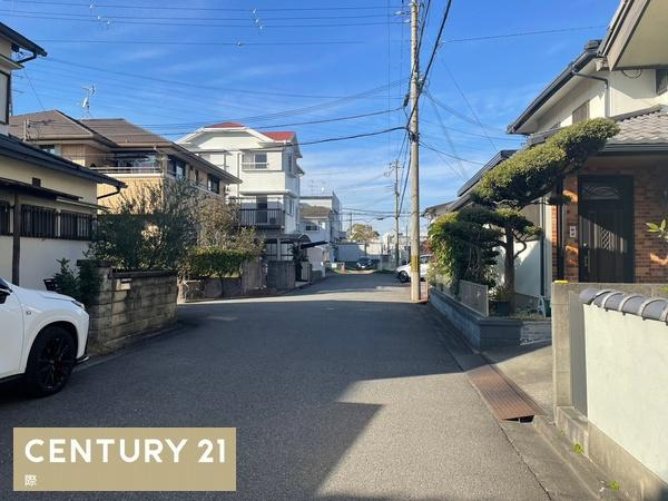 和歌山市小雑賀　中古戸建の前面道路含む現地写真|交通量の少ない閑静な住宅街