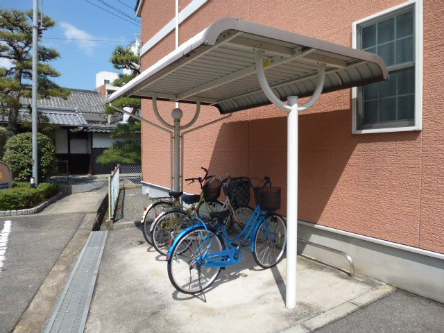倉敷市老松町３丁目のアパートのその他共用部分|自転車置き場