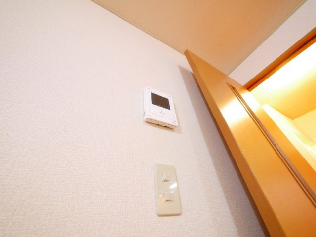 サニードゥウェリング　Ⅱのセキュリティ|モニター付きインターホンです