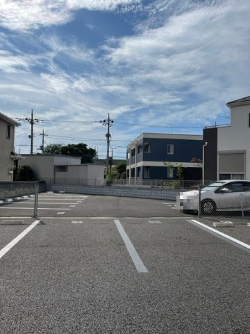 ユーミータウン西側駐車場