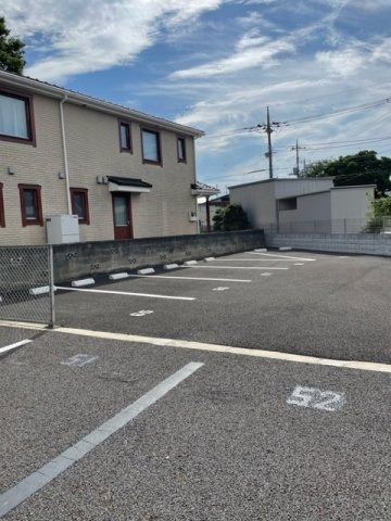 ユーミータウン西側駐車場の間取り