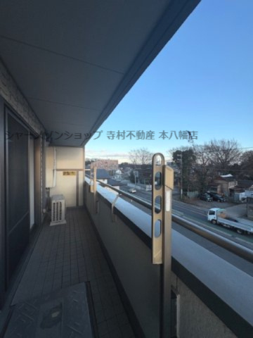ヴィラージュ市川大町のバルコニー|※別部屋の写真です。