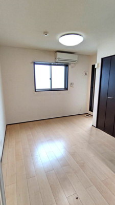 【寝室】 | フジパレス瑞光８番館 | 外の光が差し込む明るいお部屋です