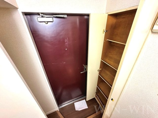 レオパレス東田第一の玄関