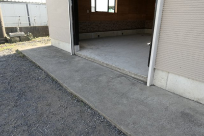 【エントランス】 | 愛生町貸倉庫