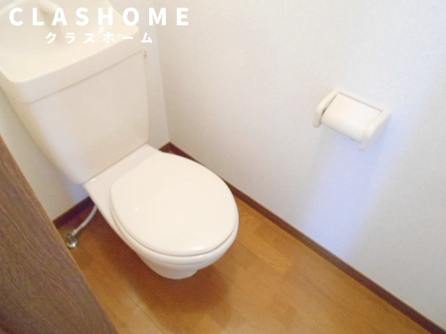 アンプルール リーブル SoleadoⅡのトイレ|同物件の別部屋になります。