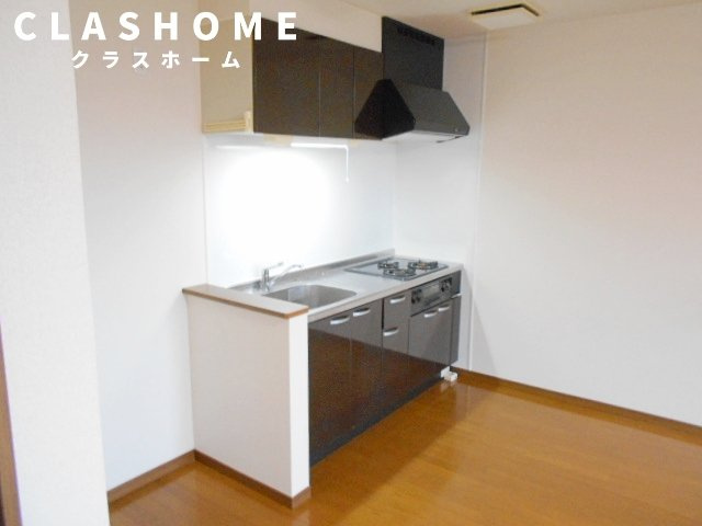 アンプルール リーブル SoleadoⅡのキッチン|同物件の別部屋になります。