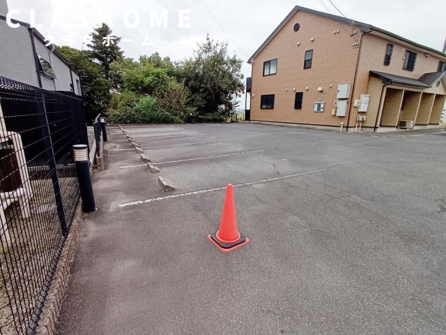 アンプルール リーブル SoleadoⅡの駐車場