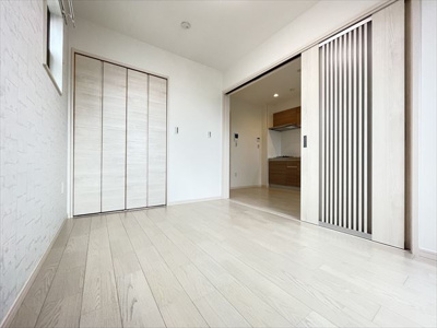 【居間・リビング】 | KTIレジデンス八尾 | こちらの居間で趣味の時間をお楽しみください