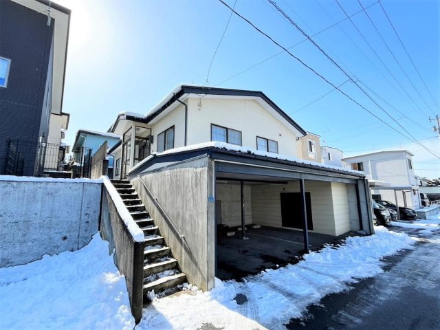 八戸市根城7丁目の前面道路含む現地写真