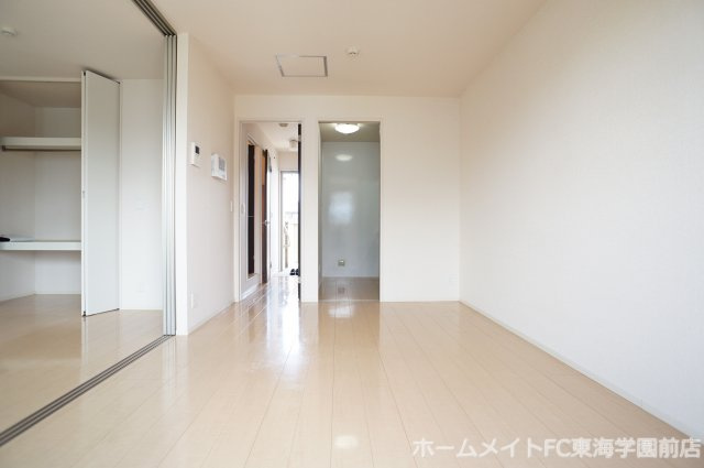 熊本市東区下南部３丁目のアパートの居間・リビング