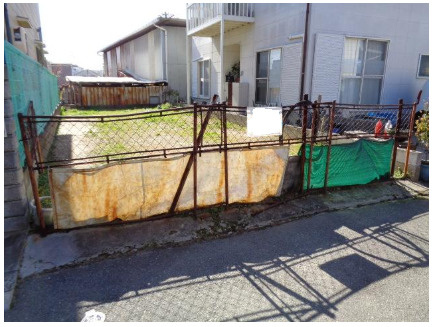 売土地　大東市三箇6丁目（建築条件無し更地）の前面道路含む現地写真