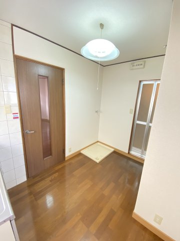 ハイツ山村の設備|洗濯機置場