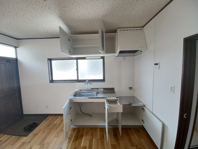 松山町1丁目8-10店舗付住居のキッチン