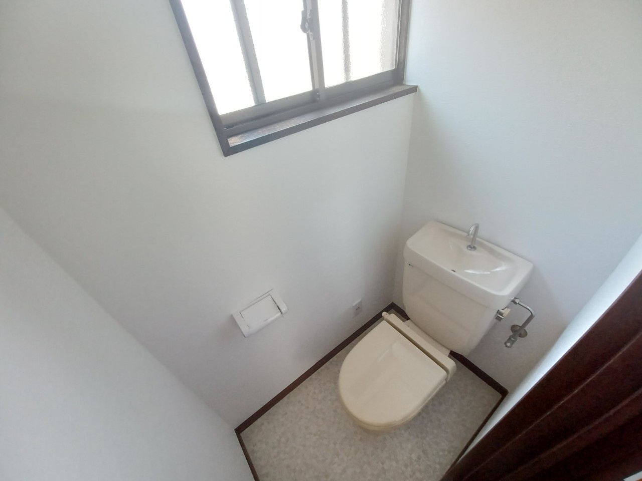 松山町1丁目8-10店舗付住居のトイレ