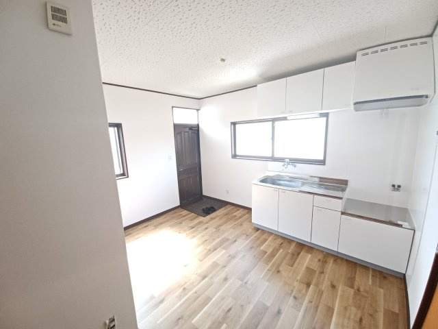 松山町1丁目8-10店舗付住居の内装