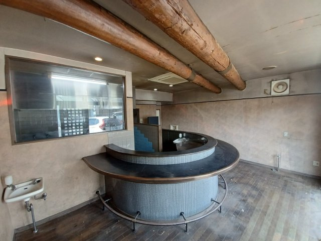 松山町1丁目8-10店舗付住居の内装