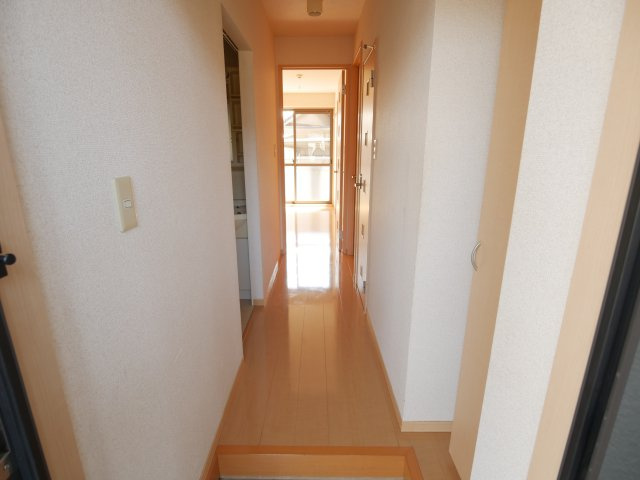 セジュールHAYATOの玄関|明るい玄関です