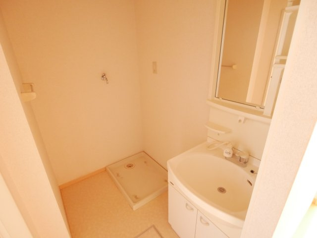 セジュールHAYATOの洗面所|ゆったりとスペースのある洗面所