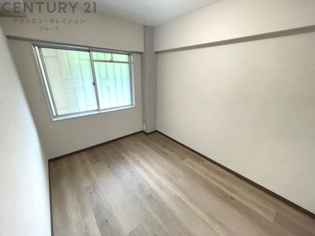 創造性や成長を促す遊びの空間を提供。学習や趣味に集中できる環境を整えます。個別のプライベートスペースは自己表現と自立心を育み、心地よい睡眠環境を整えリラックスできる場所を提供。