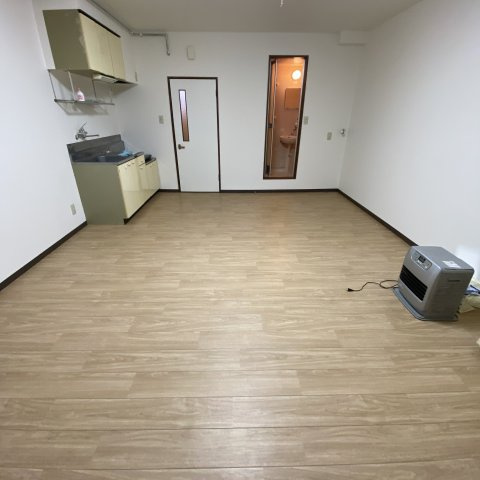 ＦＫマンションの居間・リビング|こちらの居間で趣味の時間をお楽しみください